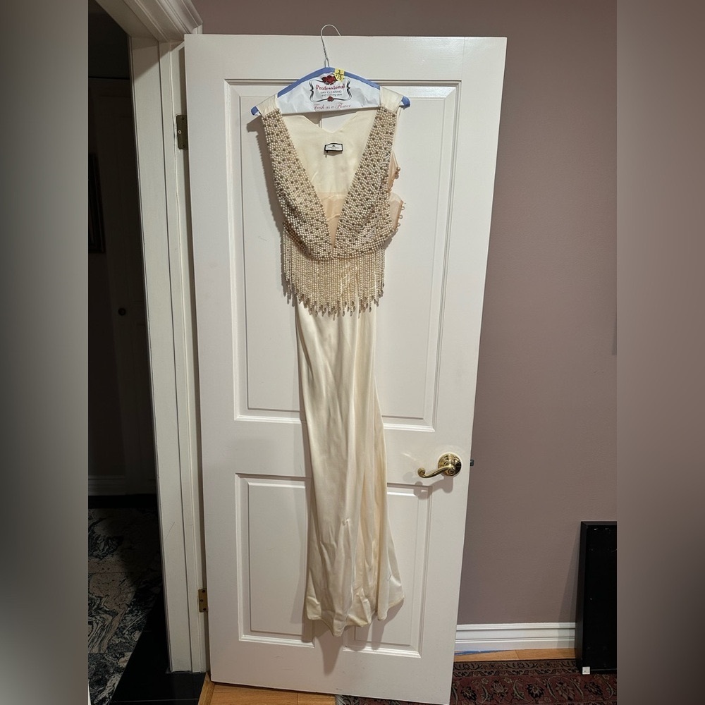 Elegant Elisabetta Franchi gown with pearl detailing